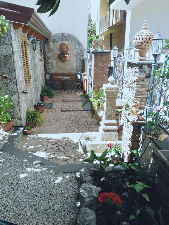 Апартаменти Giardino Del Sole Таорміна Екстер'єр фото